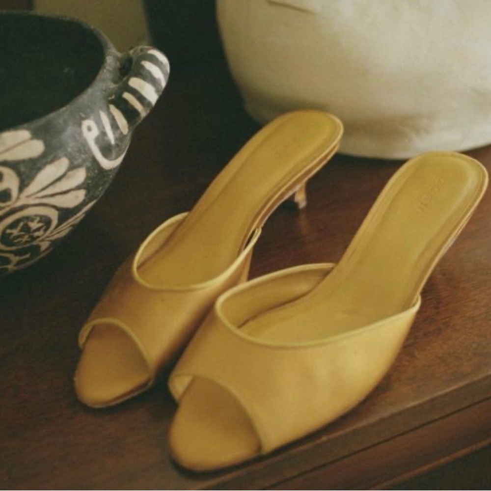 New With Dust Bag Doen Callie Mule in Marigold Satin Size 35 - Picture 15 of 15